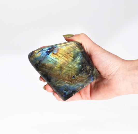 Madagascar Labradorite Large Stone (approx 550-750gms 110-140mm)